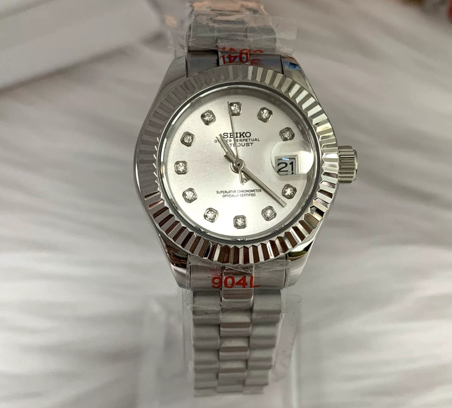Datejust 28 Silver — 28mm case, fluted bezel, silver diamond-set dial