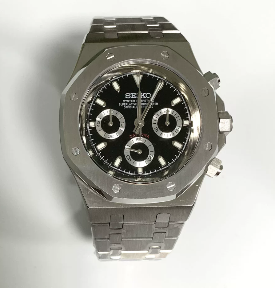 Octagon Onyx — Steel case, gloss black reverse-panda dial