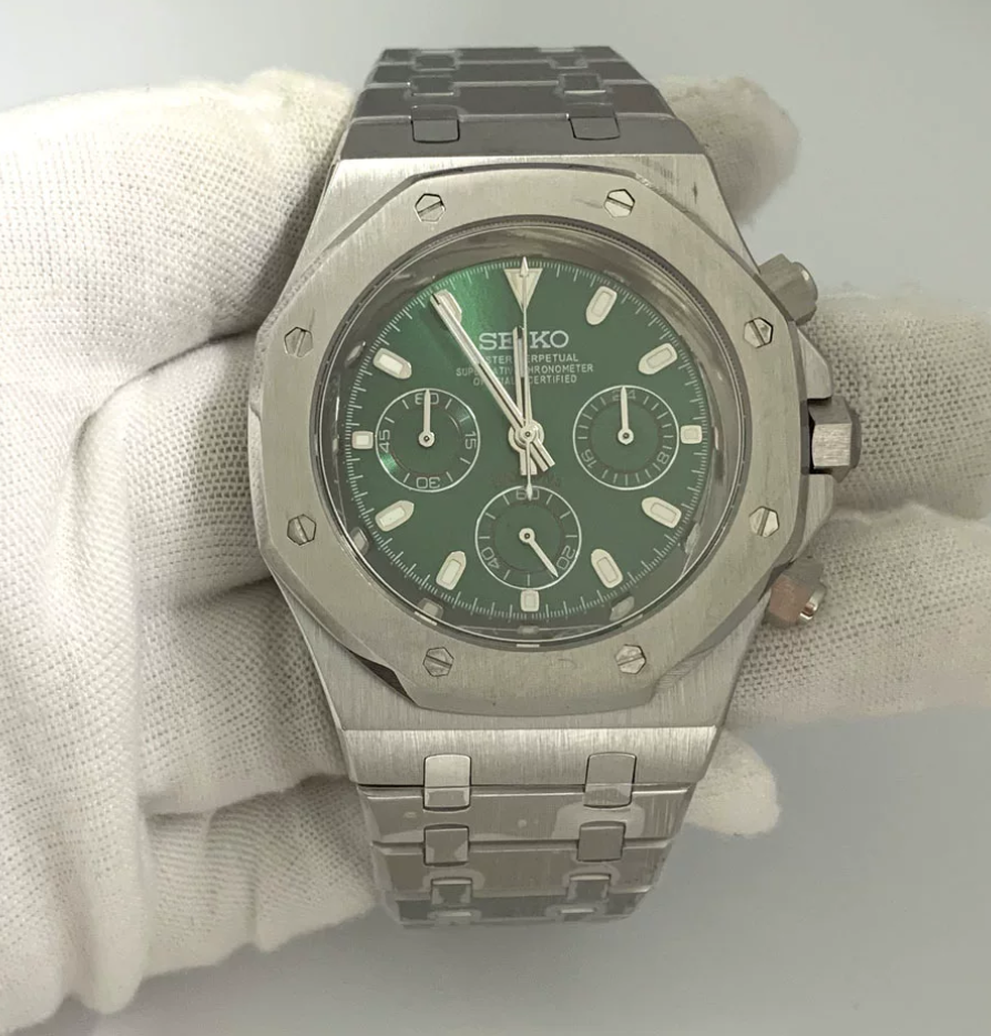 Octagon Verde — Steel case, sunburst emerald dial